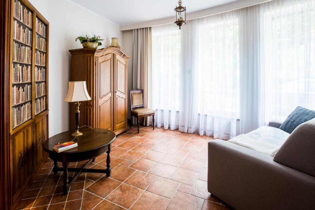 Posedenie v ubytovaní Apartament Perła Kartuz z sauną