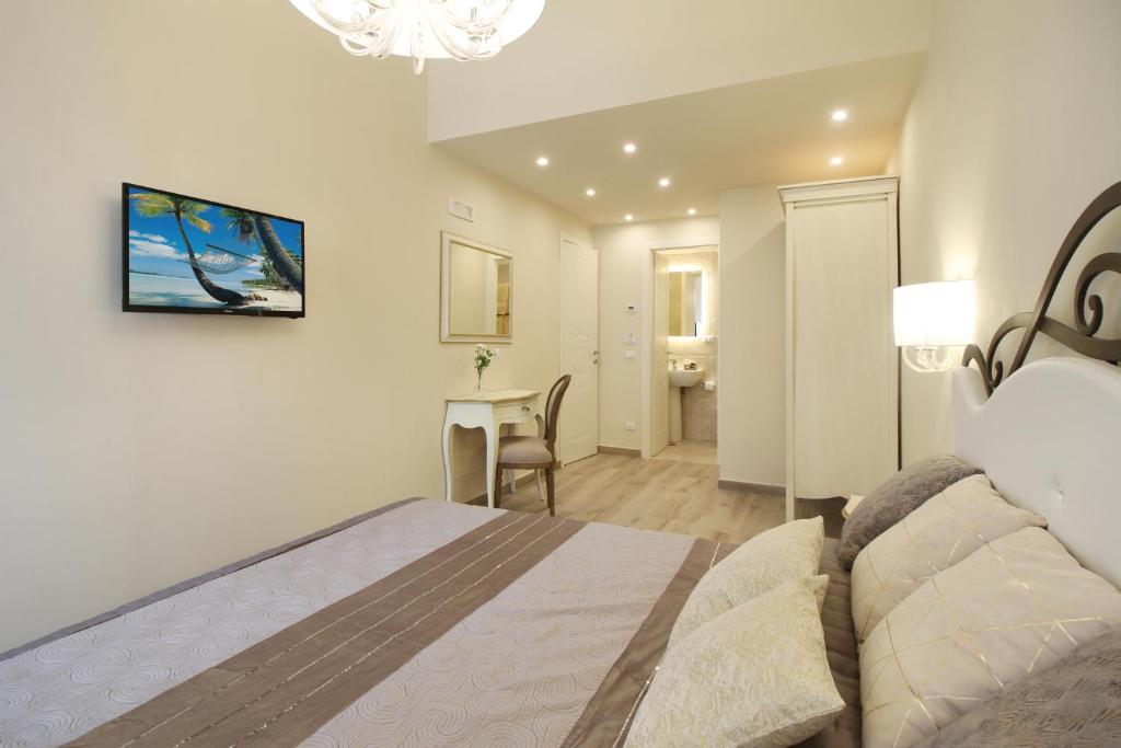 LUCCA IN CHIC - No Ztl, Free Parking, Priv Bath, Old City 550m - 4