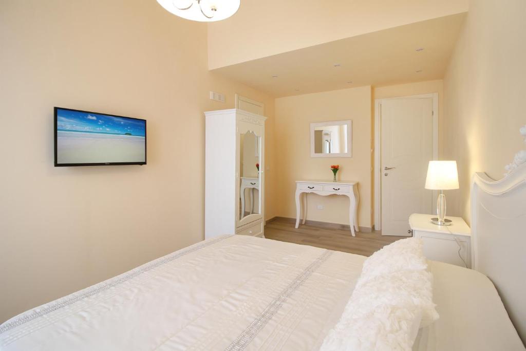 LUCCA IN CHIC - No Ztl, Free Parking, Priv Bath, Old City 550m - 9