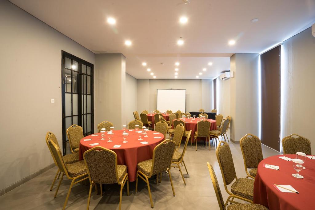 Posezení v ubytování Maple Hotel Grogol