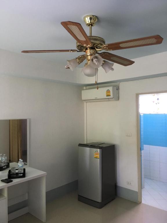 Subrangsee Apartment - Resim 33