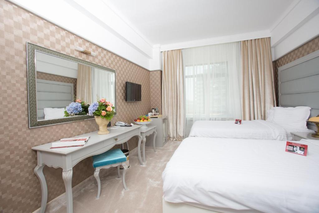 Phoenicia Grand Hotel - Resim 25