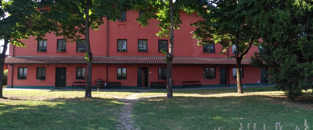 Budova, v ktorej sa farma nachádza