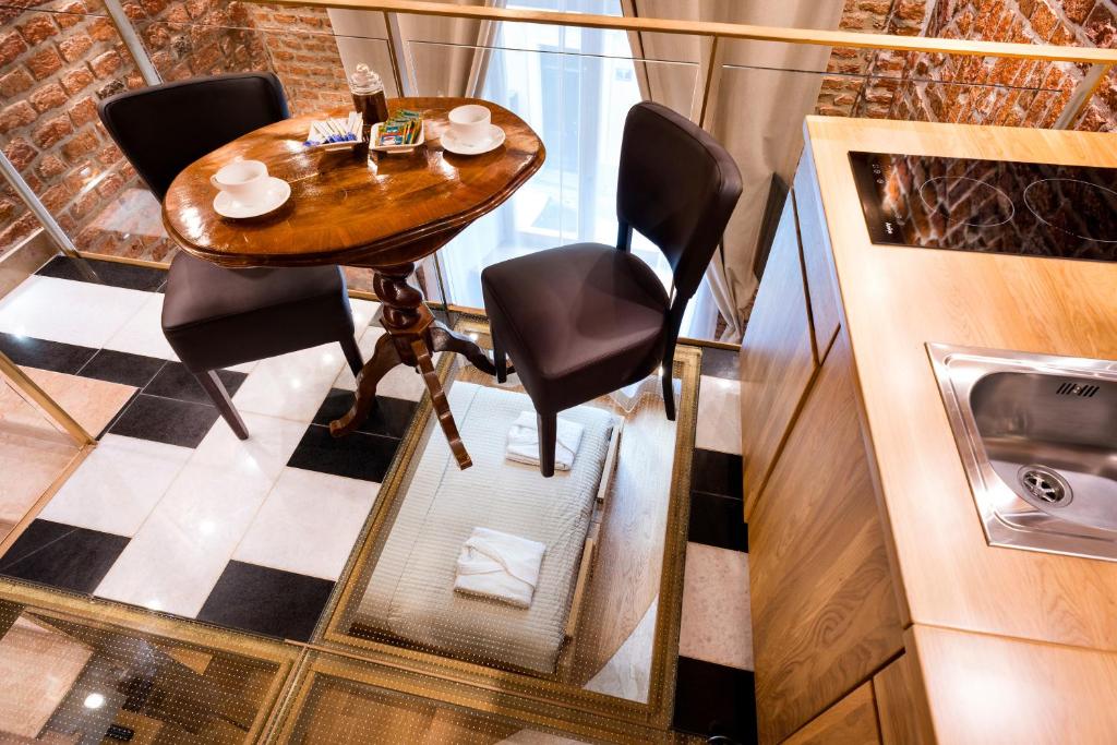 Aparthotel Stare Miasto - Resim 37