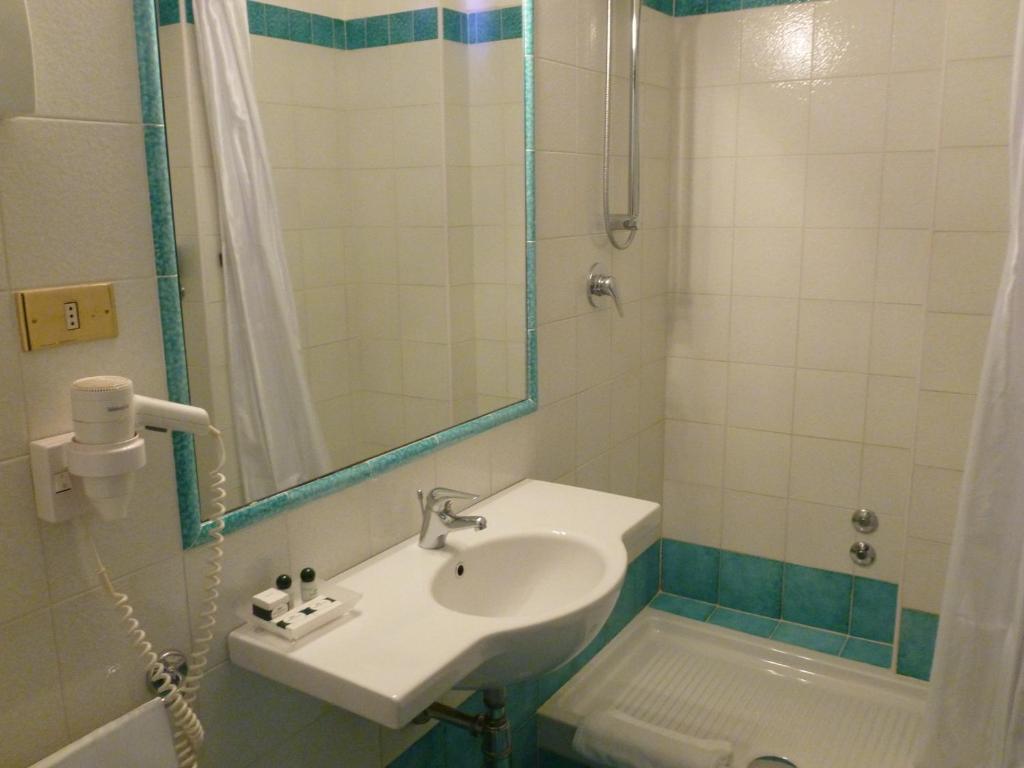 Koupelna v ubytování Hotel Plaza