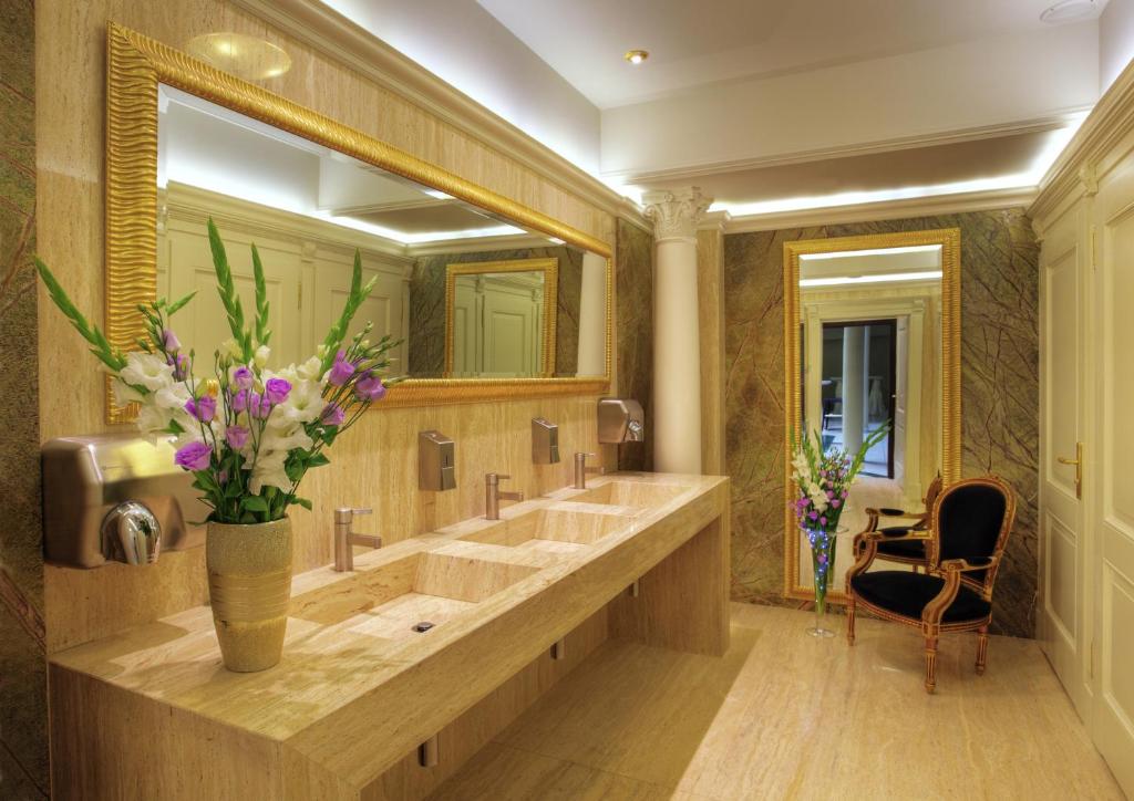 Hotel im. Jana Pawla II - Resim 17