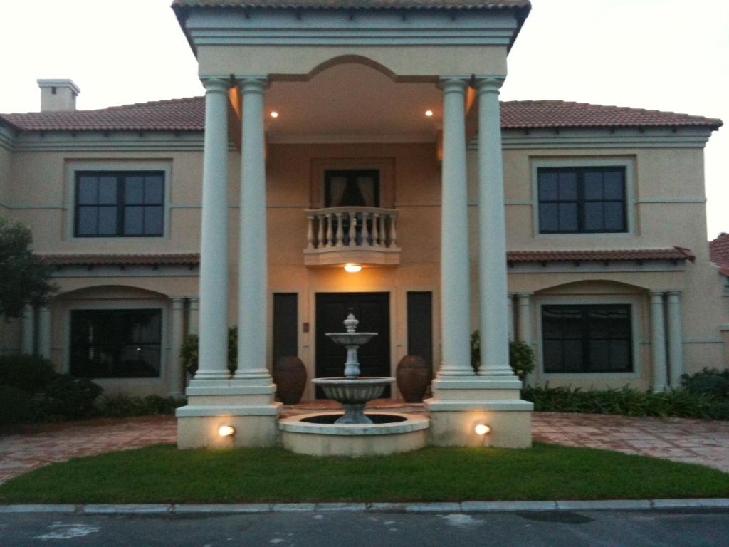 Roman Retreat, Cape Town (updated prices 2024)