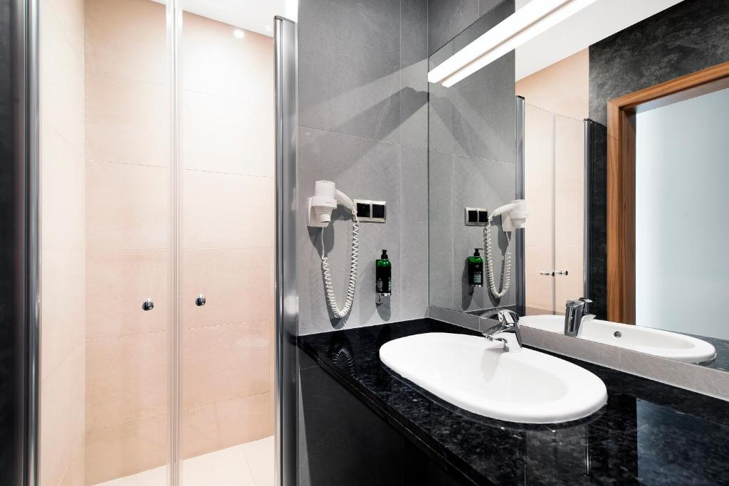 Hotel Piano - Resim 16