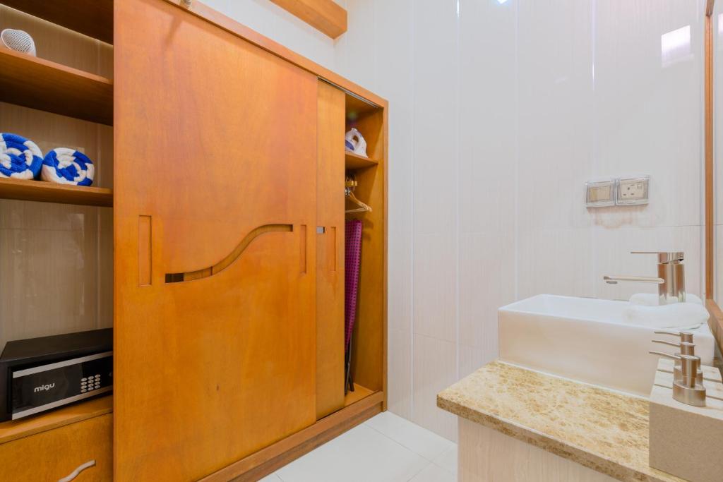 Araamu Hotels Maldives at Dhiffushi - 4