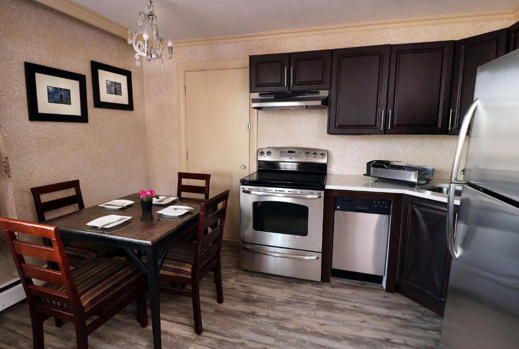 Divya Sutra Suites on Robson Downtown Vancouver - Resim 4