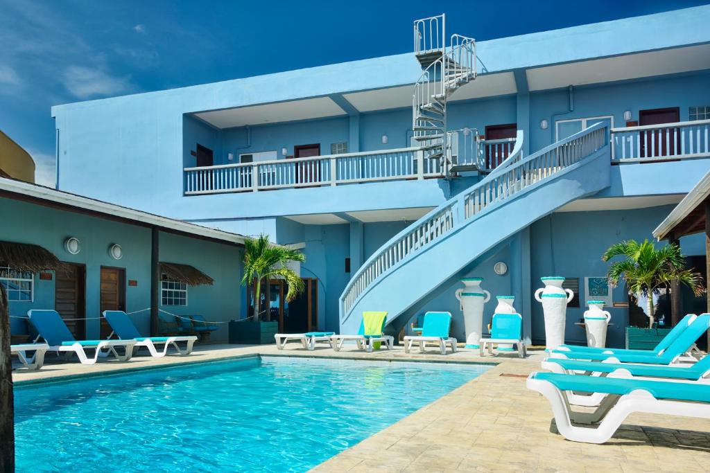 Parrot Cove Lodge photo