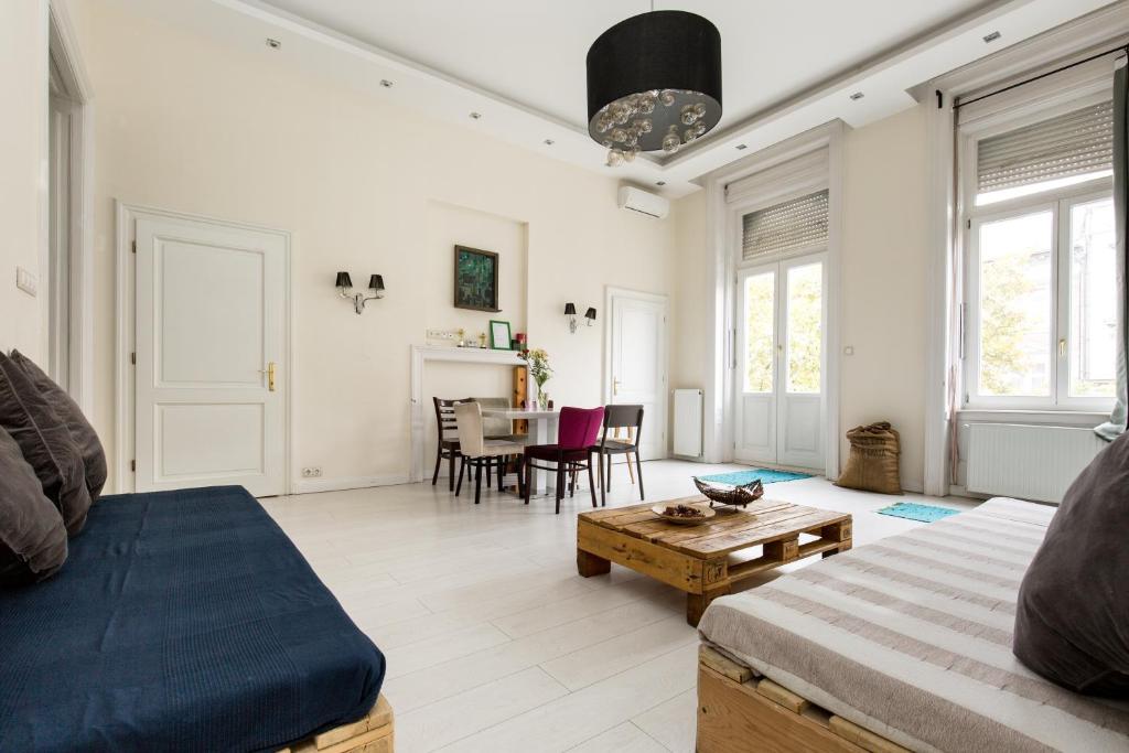 Posedenie v ubytovaní Jozsef63 Apartment