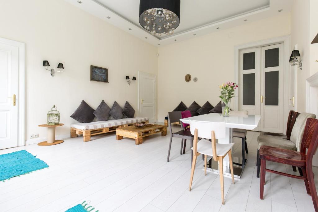 Posedenie v ubytovaní Jozsef63 Apartment