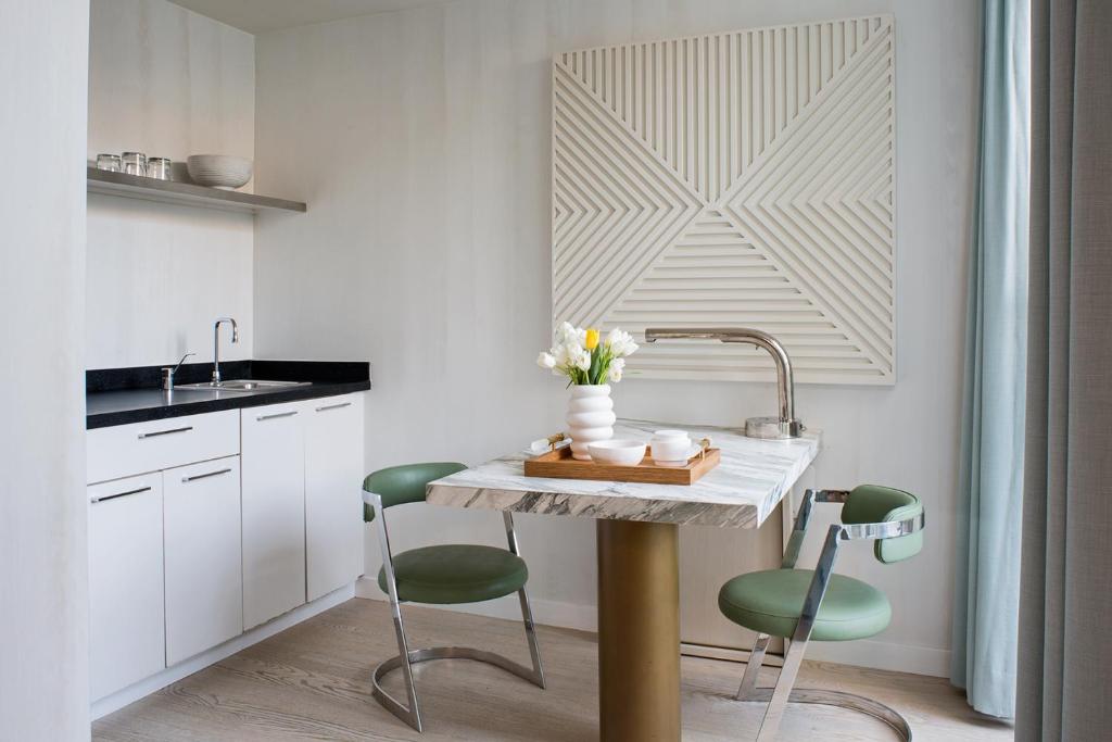 Avalon Hotel Beverly Hills, a Member of Design Hotels - Studio (Adjacent Canon Building)