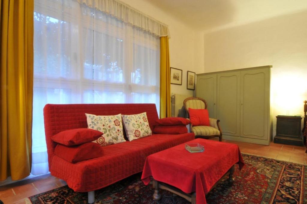 Posedenie v ubytovaní Villa in Private Estate,shared Pool,parking,3km to Ponte Vecchio