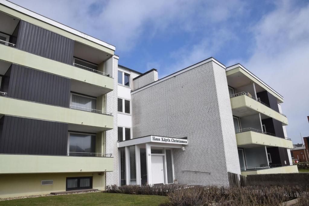 obraz budynku apartamentowego w obiekcie Sylter-Hummer w mieście Westerland