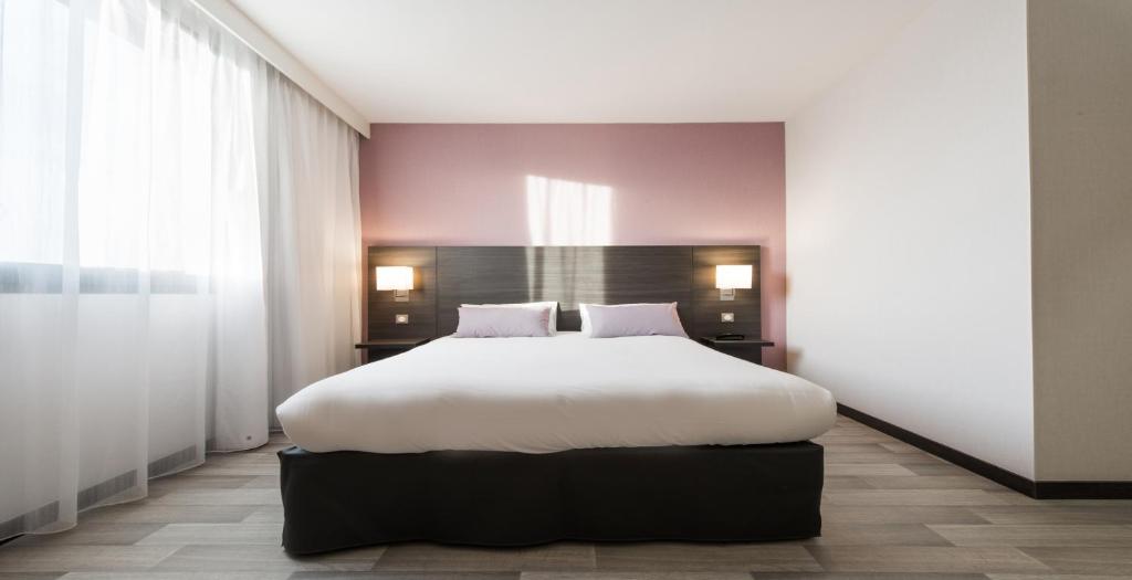 Gulta vai gultas numur&#x101; naktsm&#x12B;tn&#x113; Hotel Eurocentre 3* Toulouse Nord