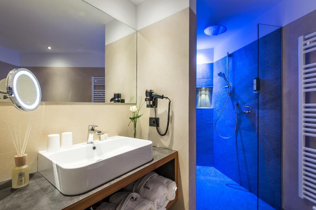 Koupelna v ubytování Albergo Posta Pederoa