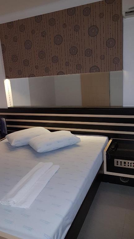  Platinum Hotel