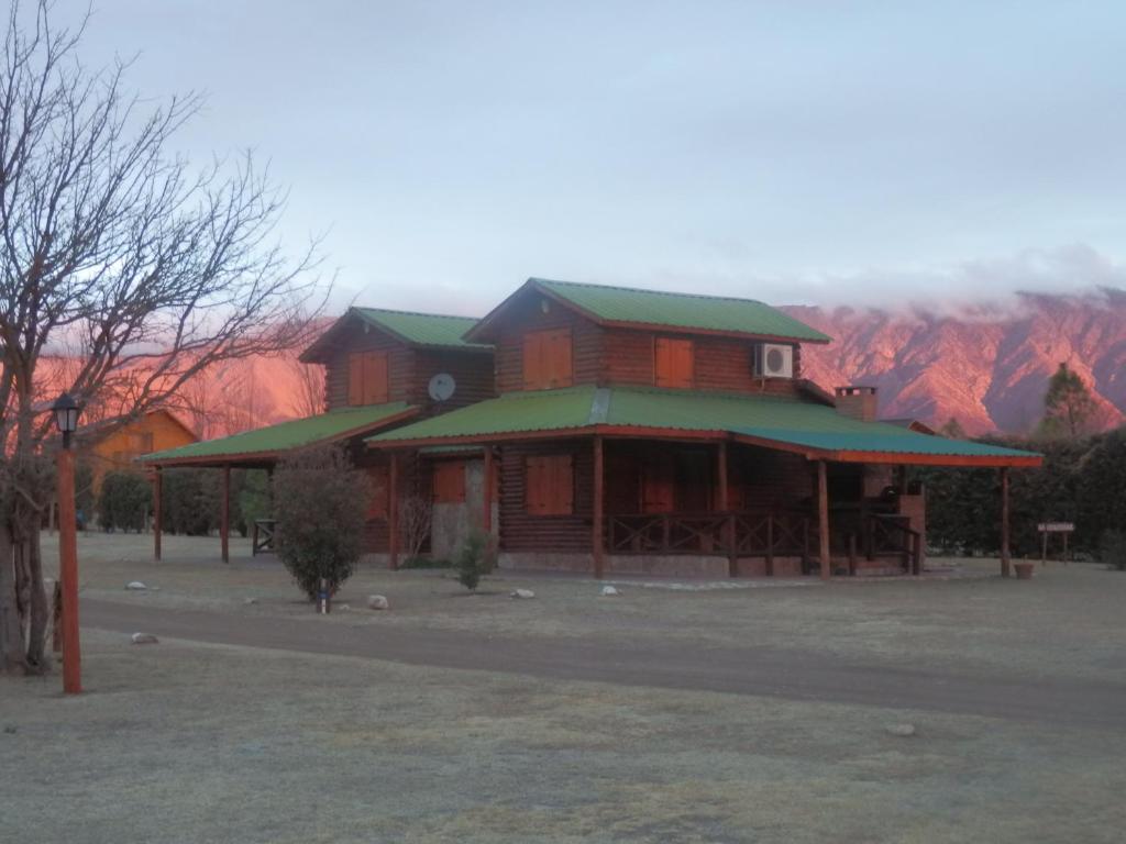 Las Cortaderas Cabañas de Tronco