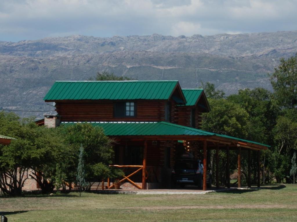 Las Cortaderas Cabañas de Tronco