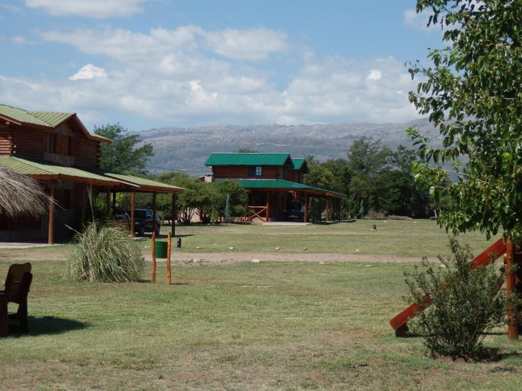 Las Cortaderas Cabañas de Tronco