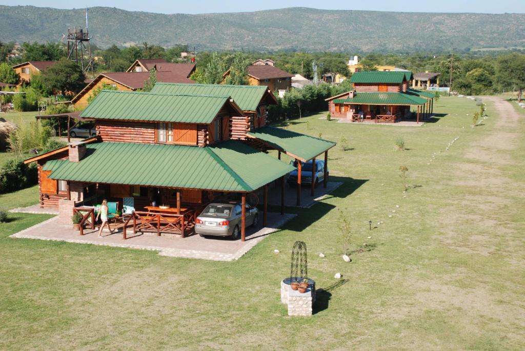 Las Cortaderas Cabañas de Tronco