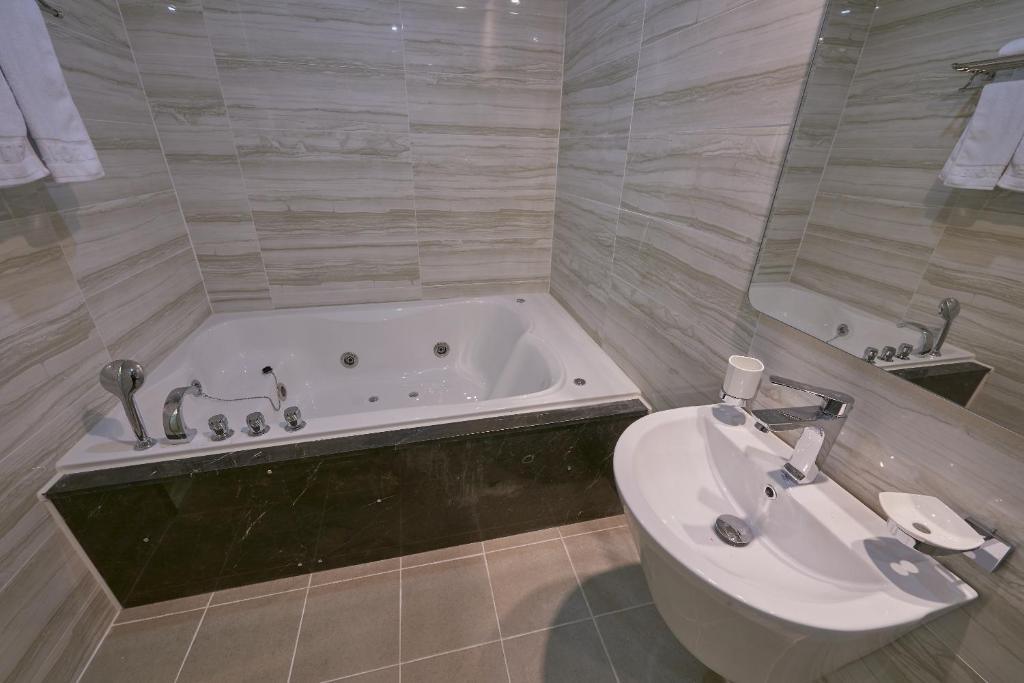 Koupelna v ubytování Dubai Hotel