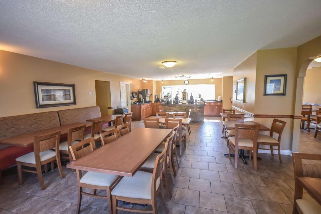 Restaurace v ubytování Best Western Sicamous Inn