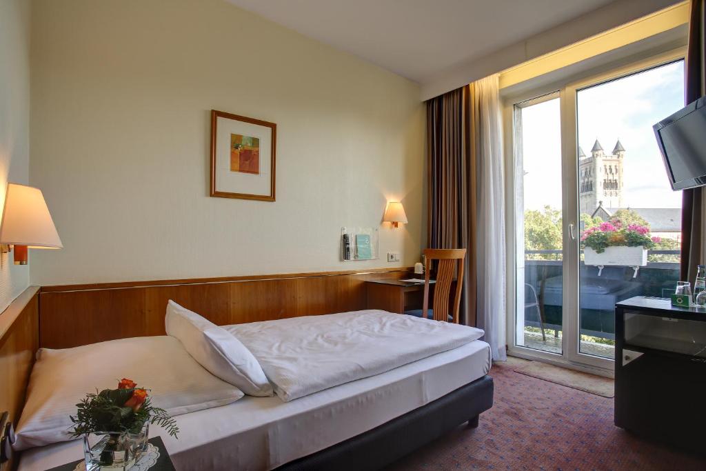 Trip Inn Hotel Esplanade, Düsseldorf - Resim 39