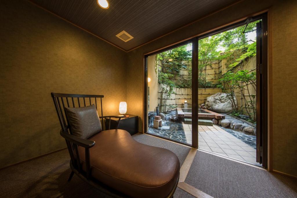 Posezení v ubytování Hotel Shirakawa Yunokura