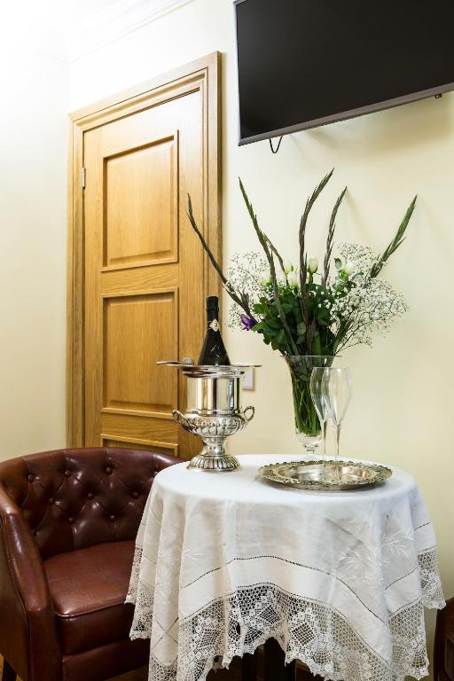 TV a/nebo společenská místnost v ubytování Linton Hotel Luton