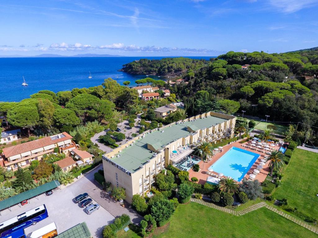 an aerial view of a resort with a swimming pool at Hotel Le Acacie in Capoliveri