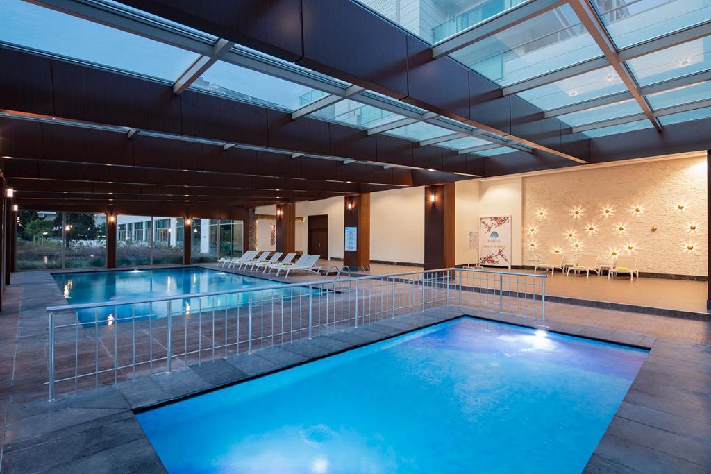 Bazén v ubytování Dosinia Luxury Resort-Ultra All Inclusive nebo v jeho okolí