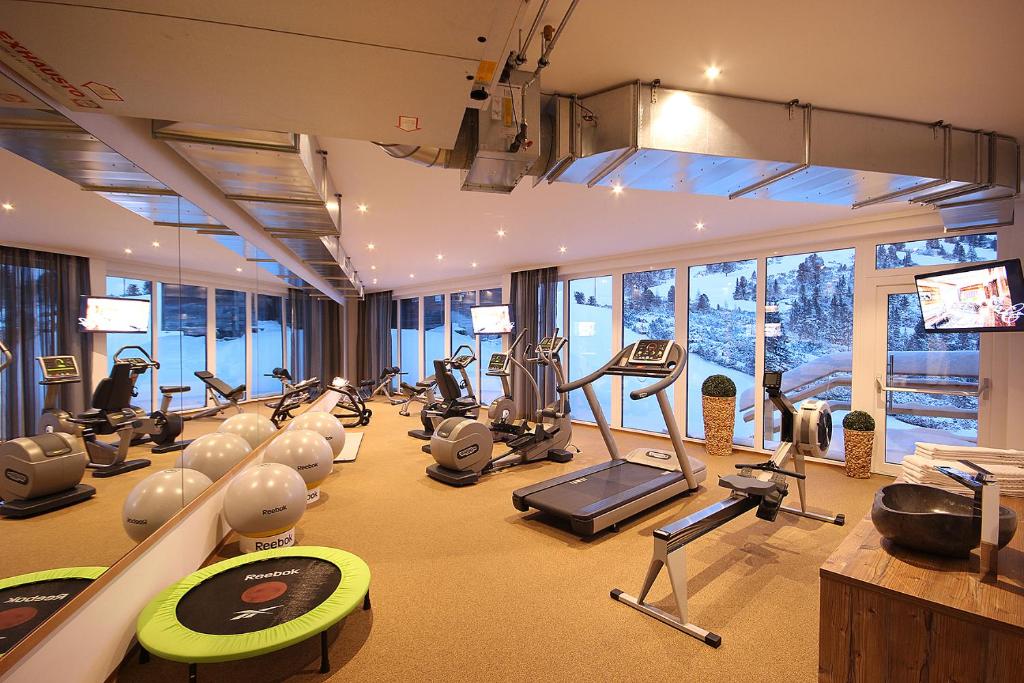 Fitness centrum a/nebo fitness zařízení v ubytování Sporthotel Cinderella