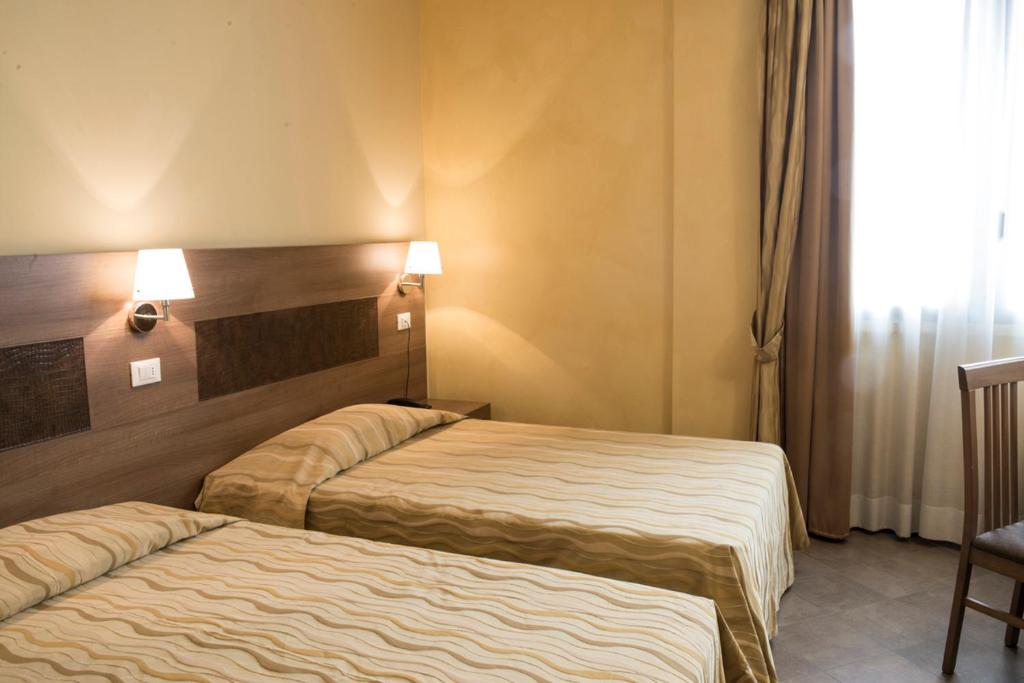 Hotel Corte Business - 三人间