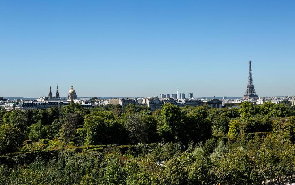 Junior Suite - Paris view at Hôtel Brighton - Esprit de France