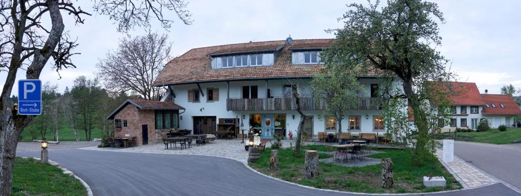 Budova, kde se penzion – hostinec nachází