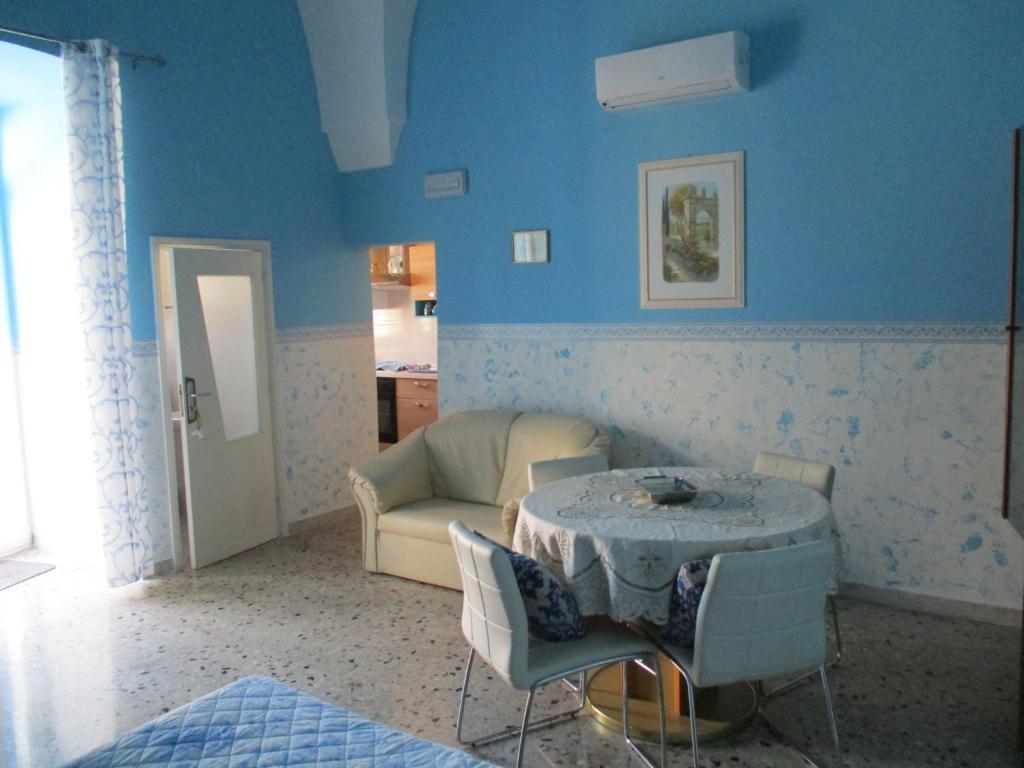 A seating area at Azzurro Cielo