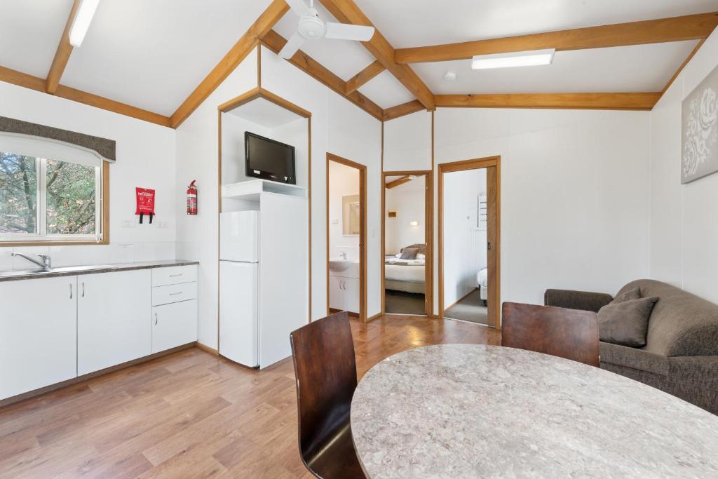 High Country Holiday Park - Cabine De Deux Chambres De Luxe (bungalow)