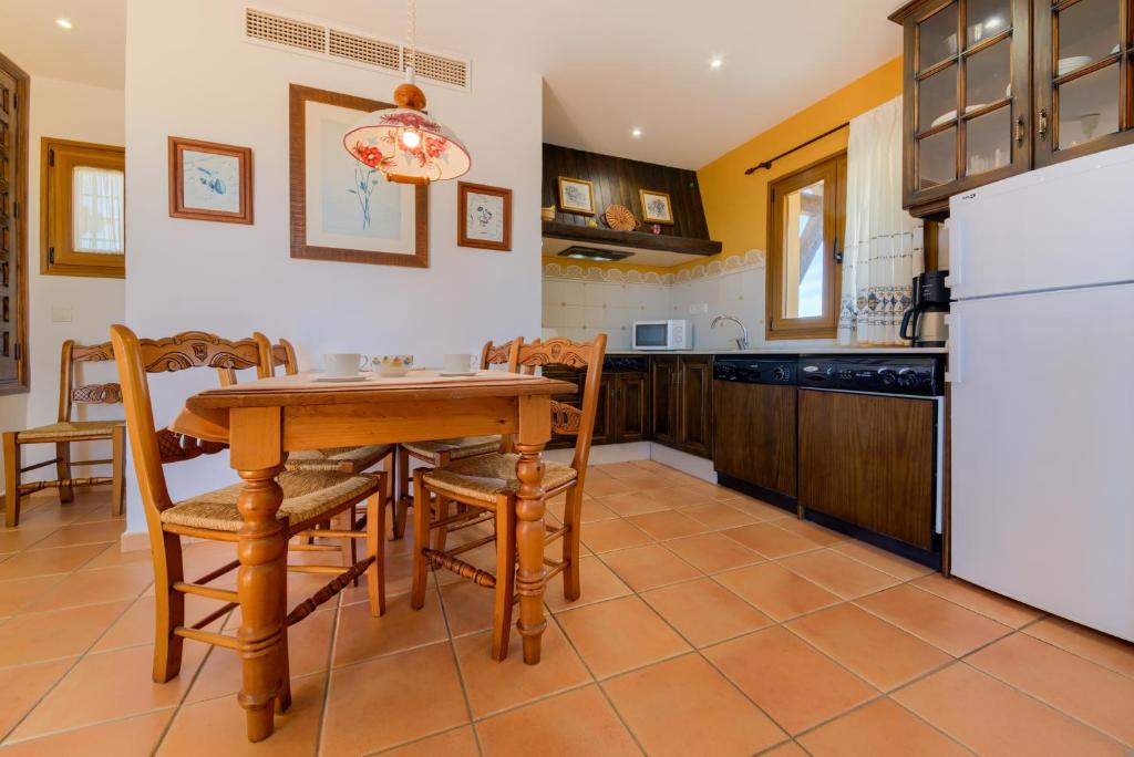 Kuchyň nebo kuchyňský kout v ubytování Apartamentos Villafaro Conil