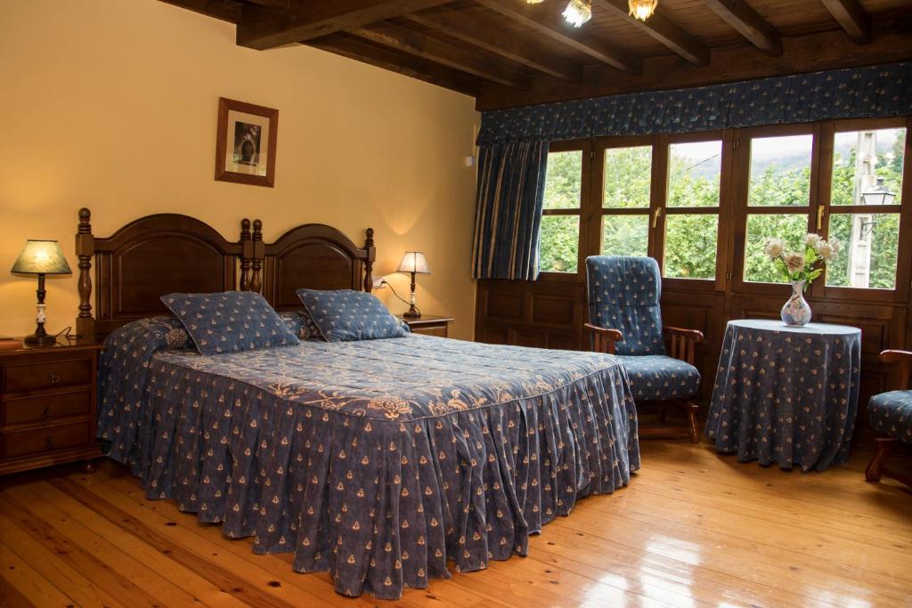 Postel nebo postele na pokoji v ubytování Casa Rural La Regoria