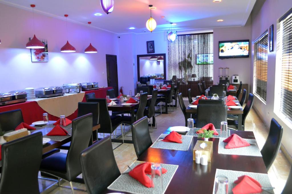 Restaurace v ubytování De Santos Hotel