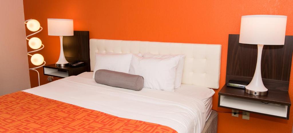 Howard Johnson by Wyndham Portsmouth - Habitación Con Cama Extragrande - No Fumadores