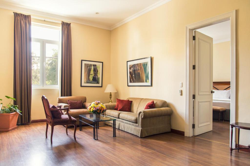 Posezení v ubytování LP Los Portales Hotel Piura