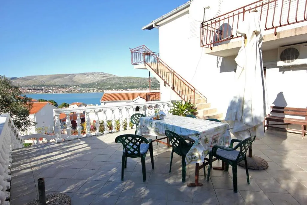 Apartments with a parking space Mastrinka, Ciovo - 9428, Trogir, Croaţia