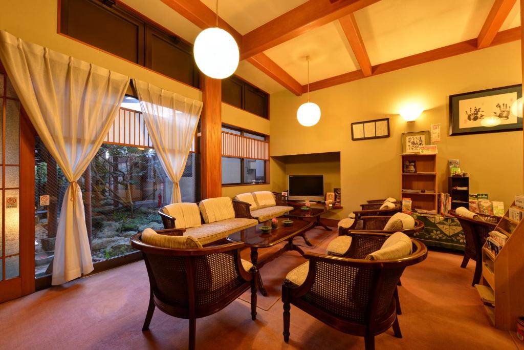 Posezení v ubytování Kappo Ryokan Shiroyama