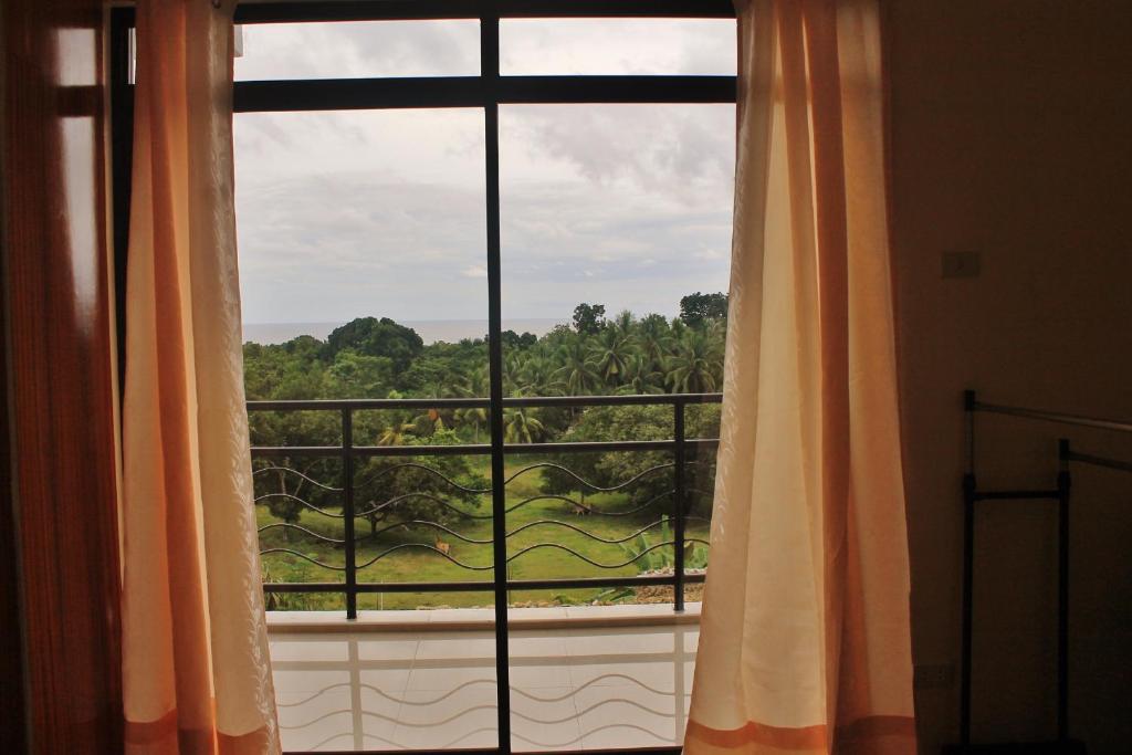 Vidas Mountain Stay-Bohol - Studio With Sea View
