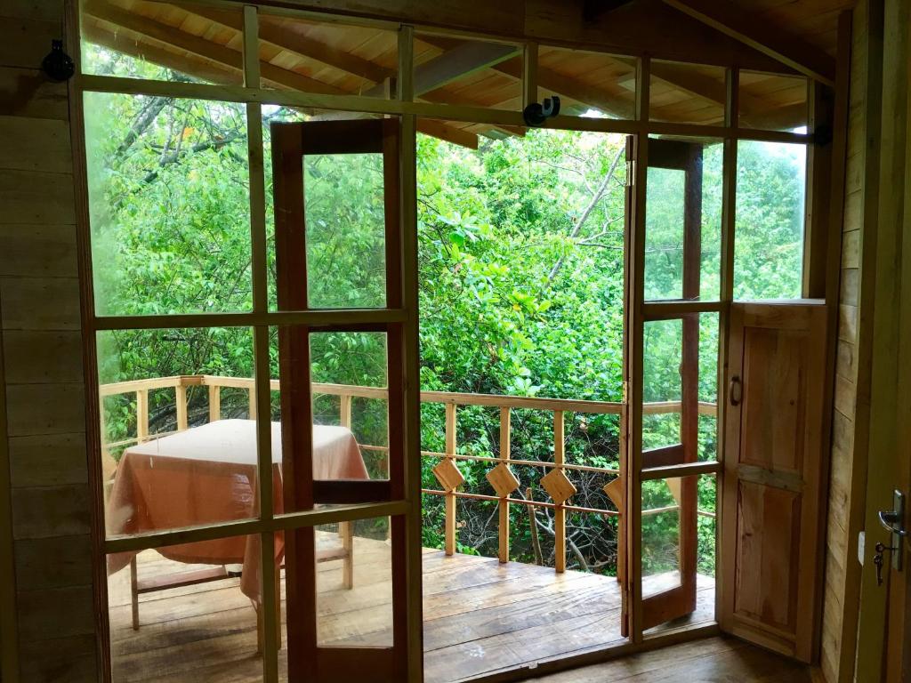 Balkón nebo terasa v ubytování Seasons Four Eco Friendly Treehouse