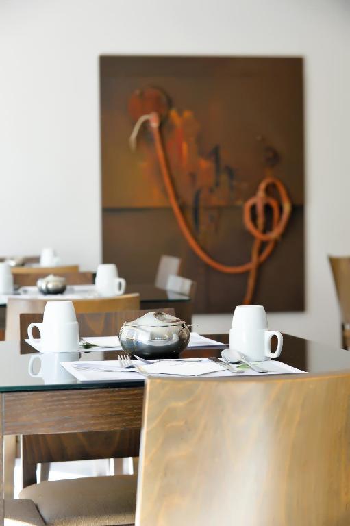 Zestaw do parzenia kawy i herbaty w obiekcie Astoria Hotel Thessaloniki